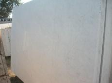 Fornitura lastre grezze lucide 2 cm in marmo naturale BIANCO CARRARA C E_S397. Dettaglio immagine fotografie 