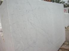 Fornitura lastre grezze lucide 2 cm in marmo naturale BIANCO CARRARA C E-O461. Dettaglio immagine fotografie 
