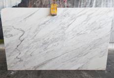 Fornitura lastre grezze lucide 0.8 cm in marmo naturale CALACATTA CL0256. Dettaglio immagine fotografie 