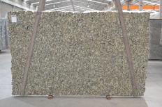 Fornitura lastre grezze lucide 3 cm in granito naturale GIALLO NAPOLEONE 8321. Dettaglio immagine fotografie 