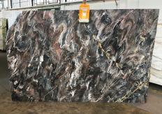 Fornitura lastre grezze lucide 0.7 cm in marmo naturale Venice Red ZL0035. Dettaglio immagine fotografie 