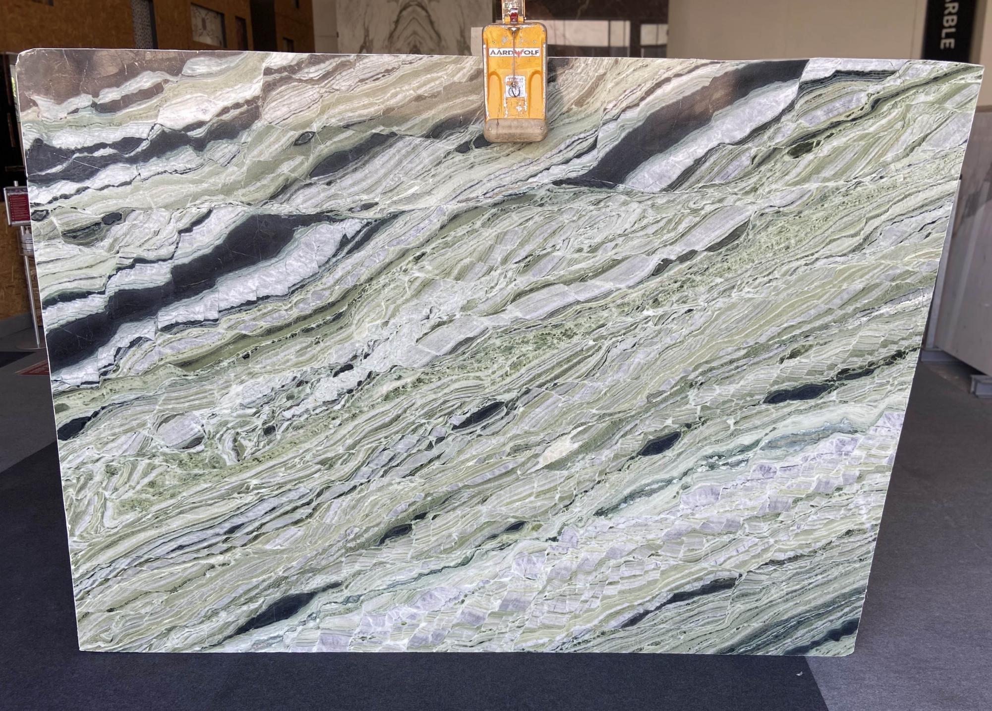 DEDALUS Fornitura Veneto (Italia) di lastre grezze lucide in marmo naturale CL0286 , SL2CM 